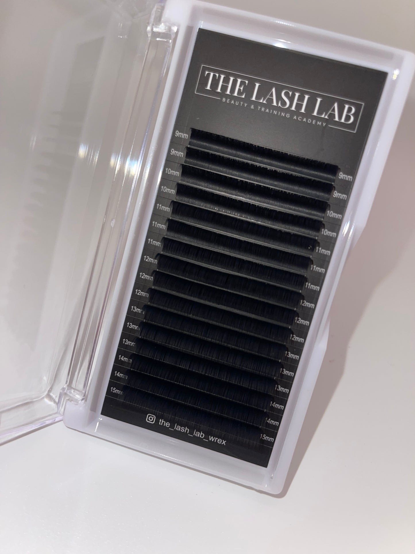 0.15 CLASSIC LASHES MIX TRAYS